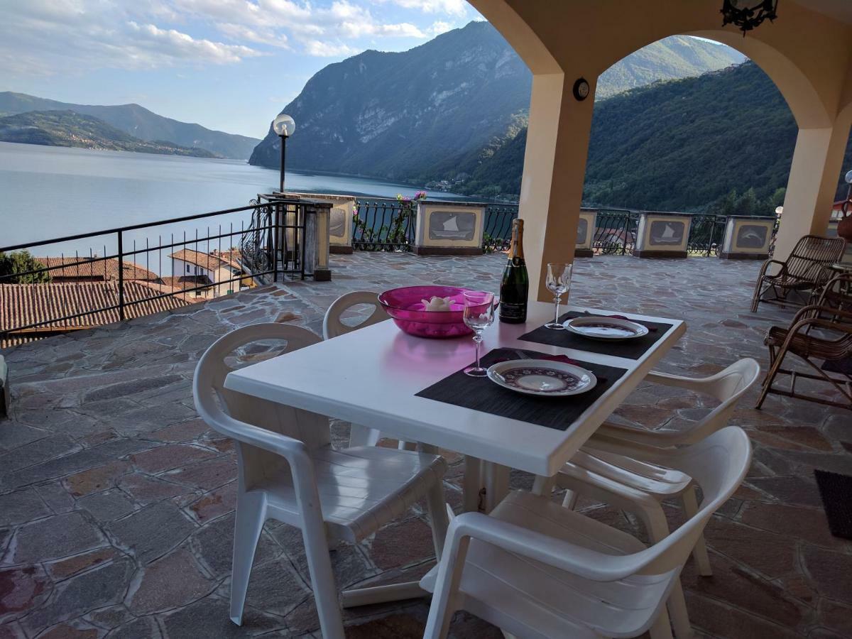 Gina'S Apartment Riva di Solto Bagian luar foto